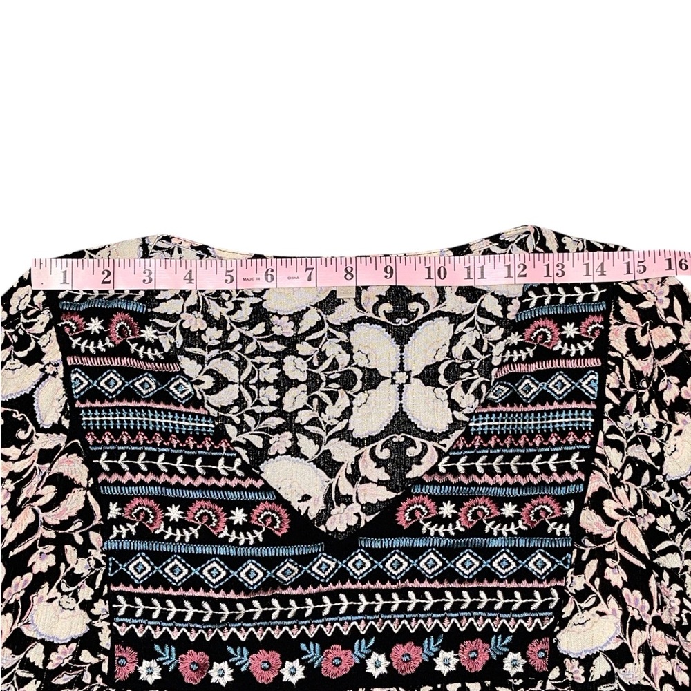 Wonderly Black and Cream Patterned Top - Picture 8 of 15